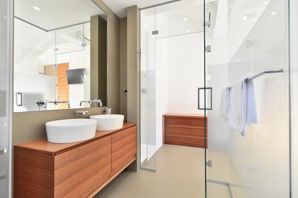 Chiponsky One - 5 Star Beachfront Property Bol Luaran gambar